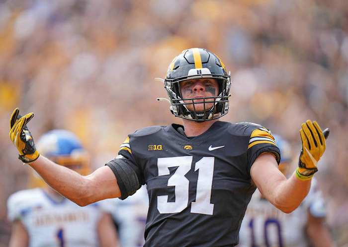 Iowa linebacker Jack Campbell